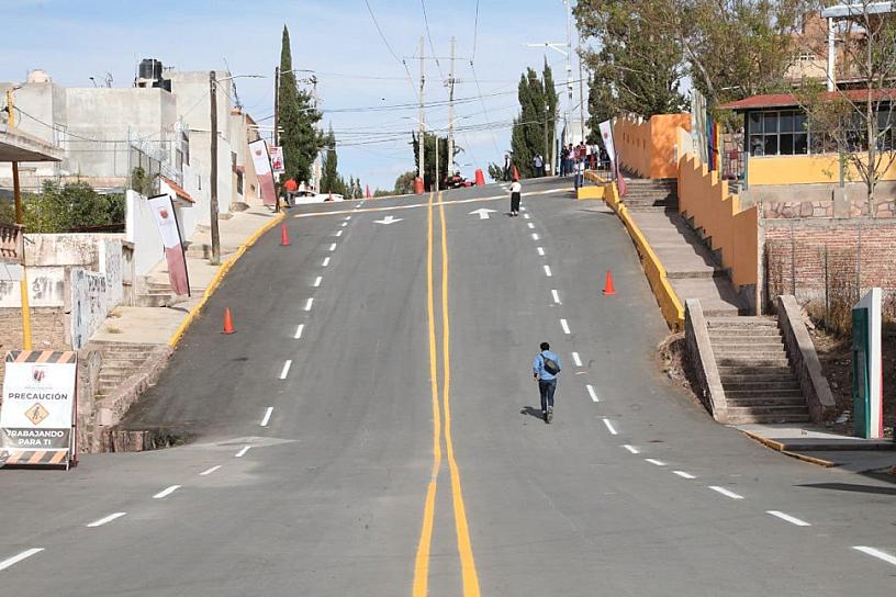 INAUGURA DAVID MONREAL PAVIMENTACIÓN DE CALLES GUADALUPENSES 