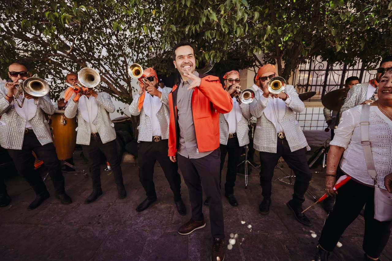 -Échese la mala palabra, mi Máynez