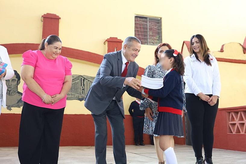 INAUGURA HUBERTO SALAZAR NUEVO CICLO ESCOLAR EN JEREZ 