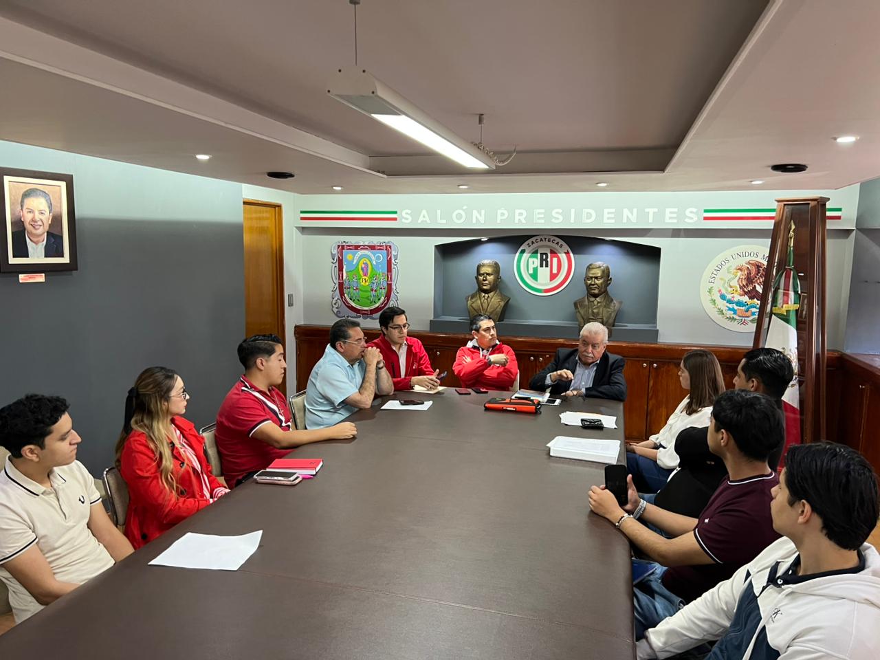 DICTA PEPE OLVERA CONFERENCIA SOBRE SU EXPERIENCIA COMO ALCALDE