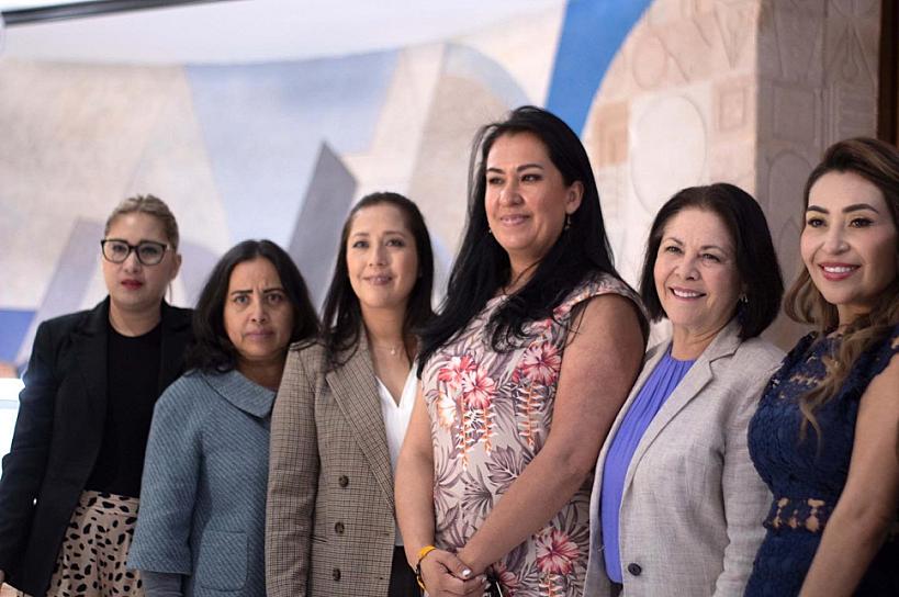INAUGURAN EL PRIMER PARLAMENTO DE LAS MUJERES ZACATECANAS