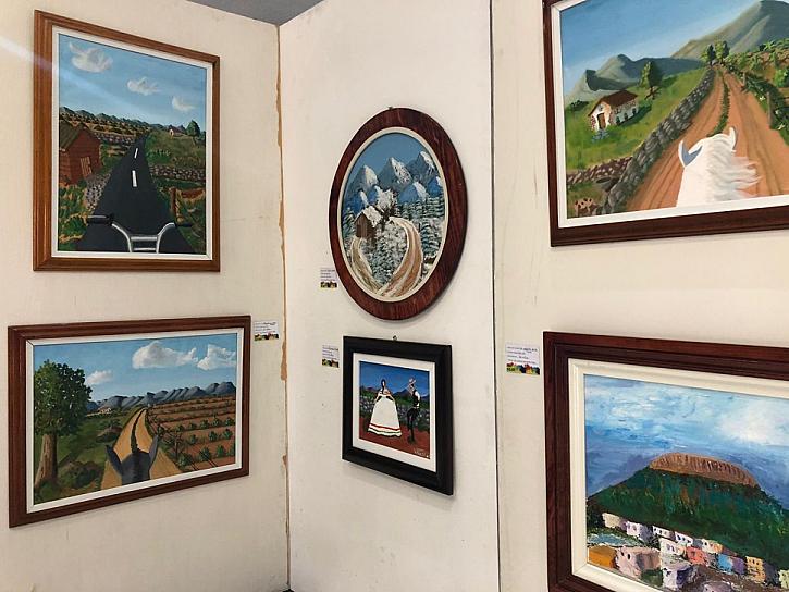 INAUGURAN EXPOSICIÓN “SUEÑOS CAUTIVOS” DE VICTORIA HERNÁNDEZ 