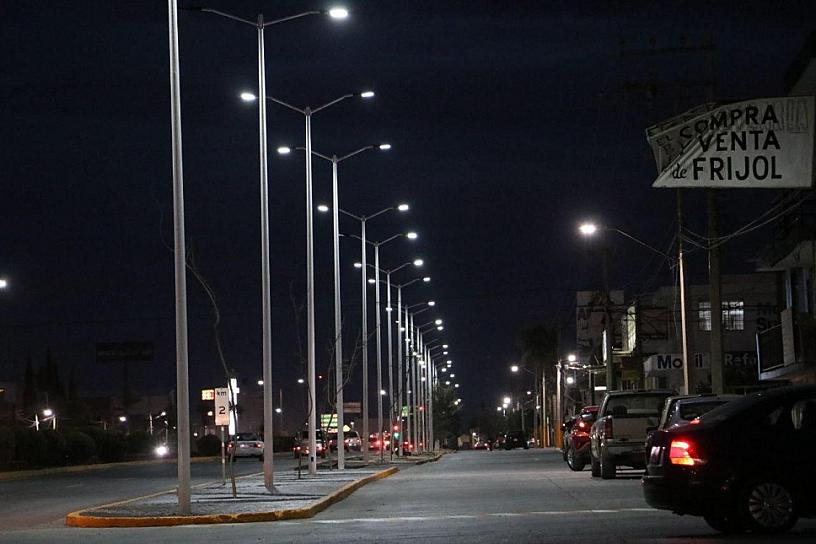 INAUGURAN LUMINARIAS NUEVAS EN VIALIDADES DE FRESNILLO