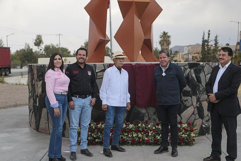 INAUGURAN OBRA ESCULTÓRICA LA FLAMA EN OJOCALIENTE 
