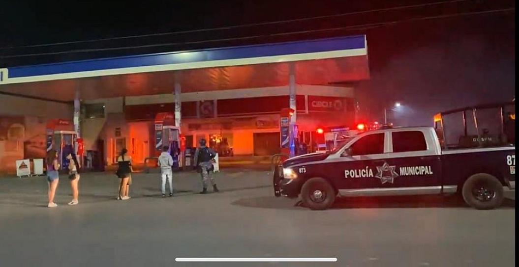 INCENDIAN TIENDA DE CONVENIENCIA EN FRESNILLO
