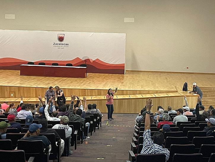 INCONFORMES, TRABAJADORES DEL SUTSEMOP POR AUMENTO SALARIAL