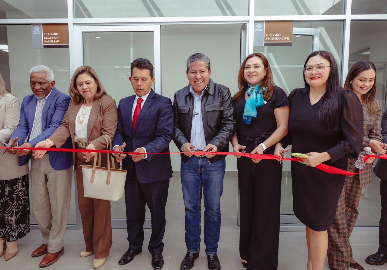 INAUGURA DAVID MONREAL CENTRO DE JUSTICIA EN FRESNILLO