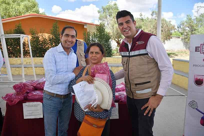 INICIA ENTREGA DE ÚTILES ESCOLARES EN COMUNIDADES GUADALUPENSES 