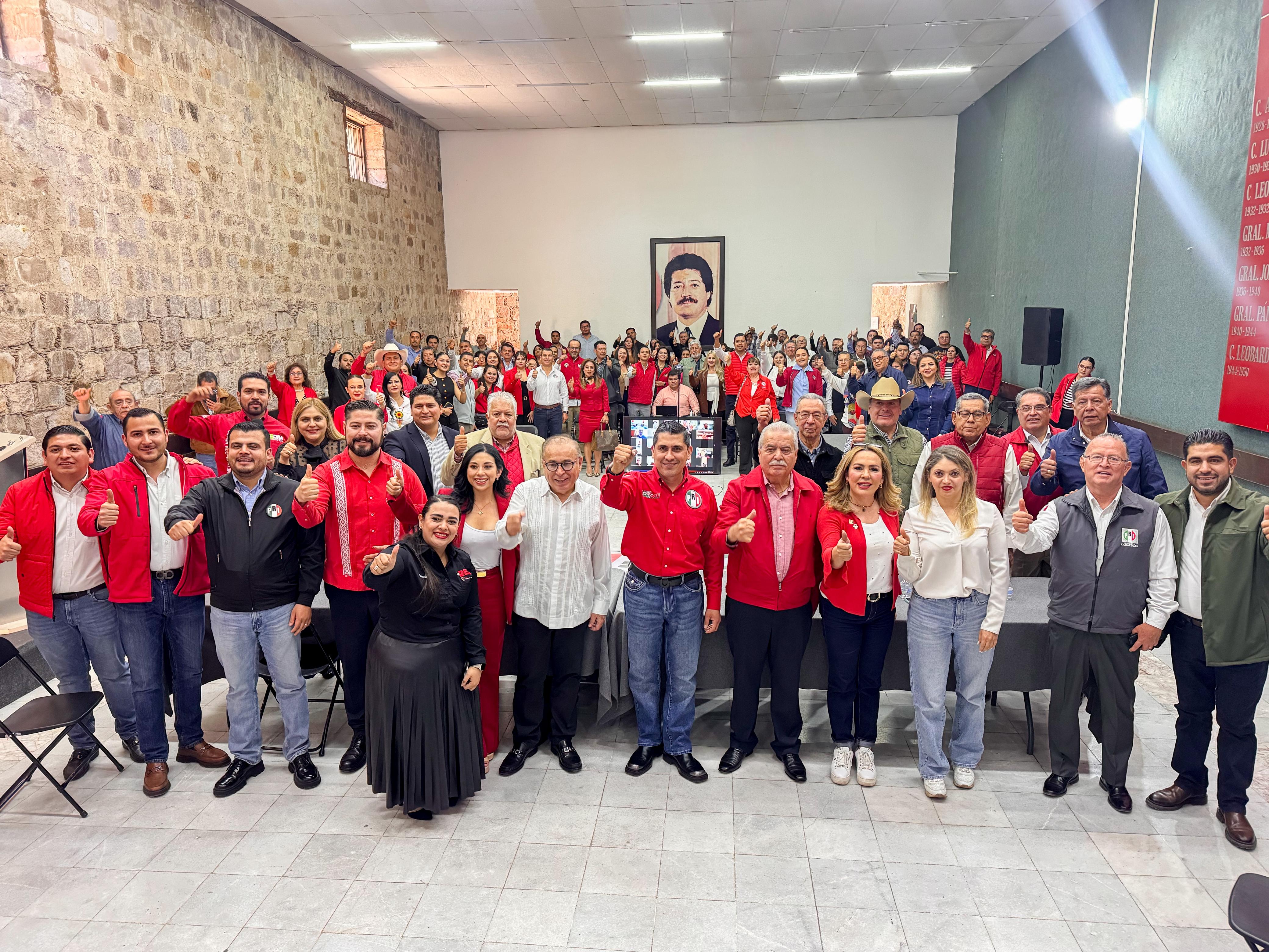 REFRENDA ARTURO NAHLE SU MILITANCIA AL PRI EN SESIÓN DEL CONSEJO ESTATAL