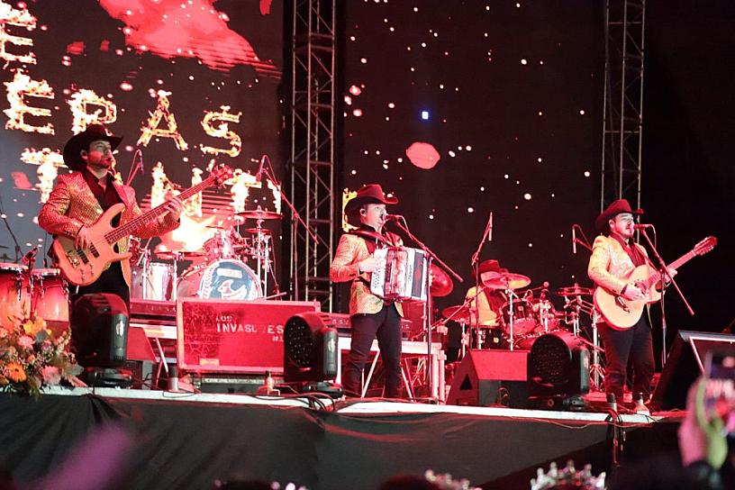 INICIA FERIA DE JEREZ CON MÚSICA DE ACORDEÓN