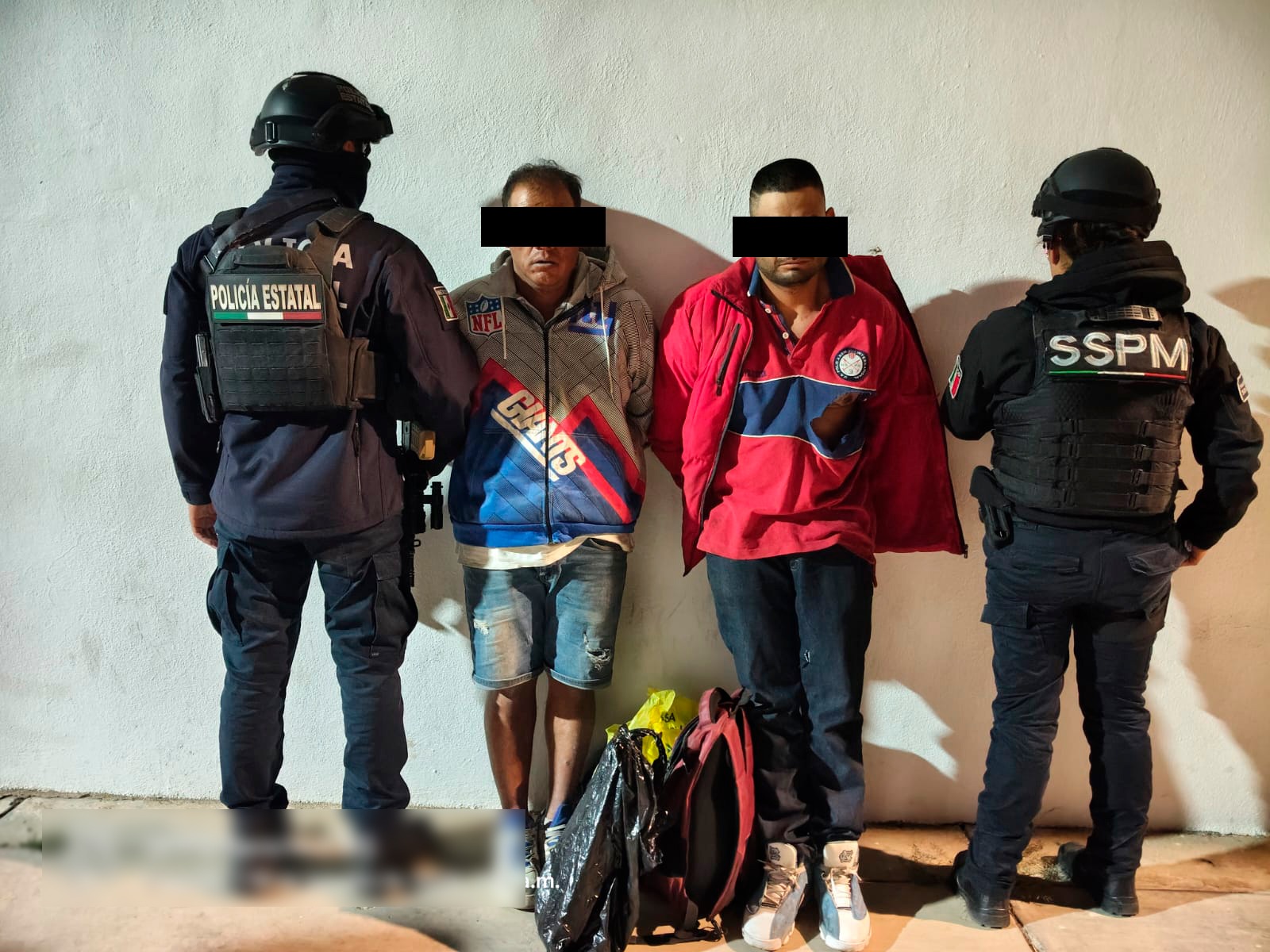 DETIENEN A DOS HOMBRES EN EL MINERAL POR NARCOMENUDEO