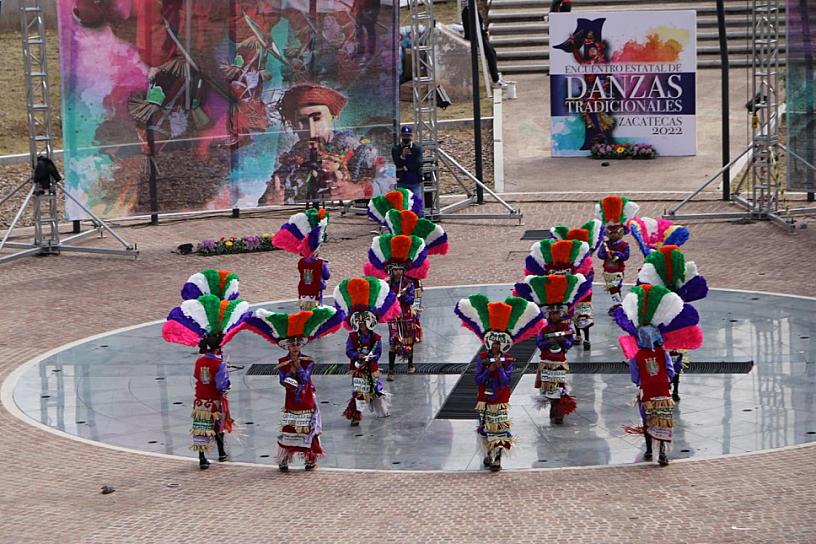 INICIA JORNADA DE DANZAS TRADICIONALES EN FORO AL AIRE LIBRE