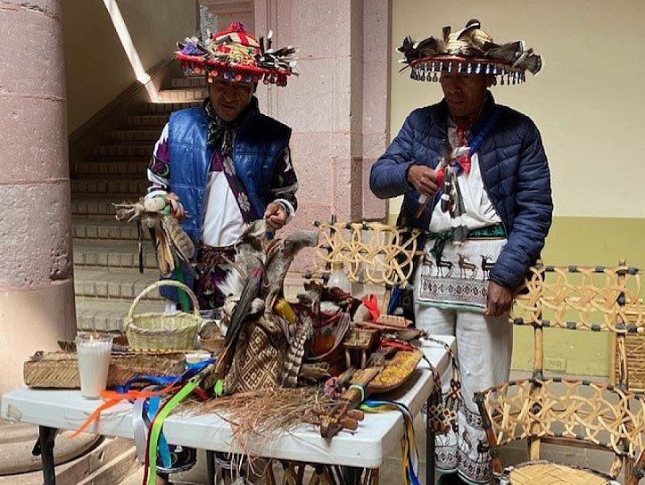  INICIA MUESTRA ARTESANAL Y DE CEREMONIA WIXÁRIKA EN EL MUSEO ZACATECANO 