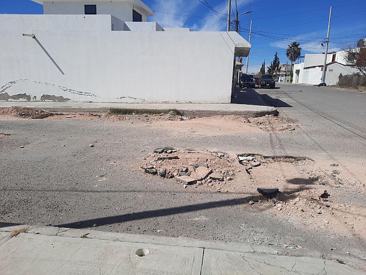 INICIAN TRABAJOS DE BACHEO EN LA COLONIA LINDAVISTA EN FRESNILLO 