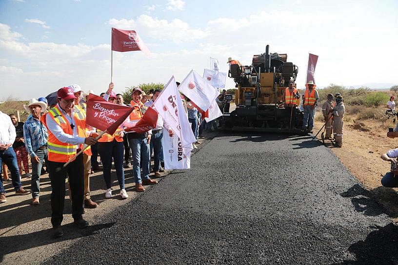 INICIAN TRABAJOS DE REENCARPETAMIENTO DE LA VÍA TACOALECHE-CASA BLANCA
