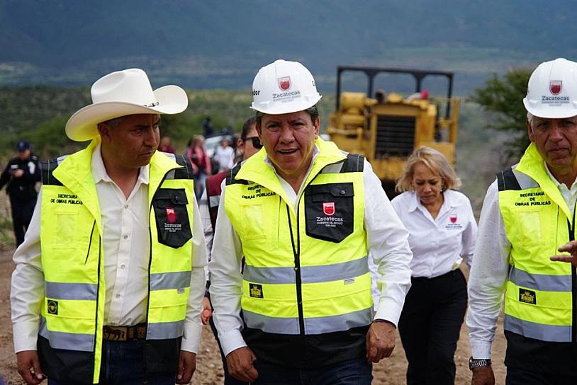 INICIA RECONSTRUCCIÓN DE LA CARRETERA VILLANUEVA-EL PLATEADO DE JOAQUÍN AMARO