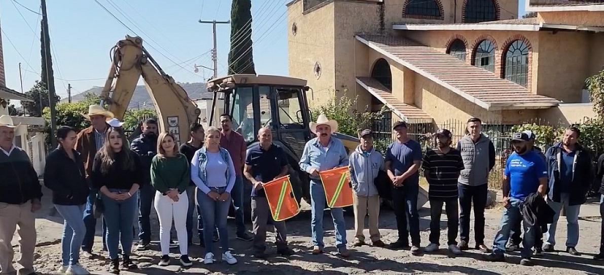 Inicia rehabilitación de calle Campesinos en Nochistlán