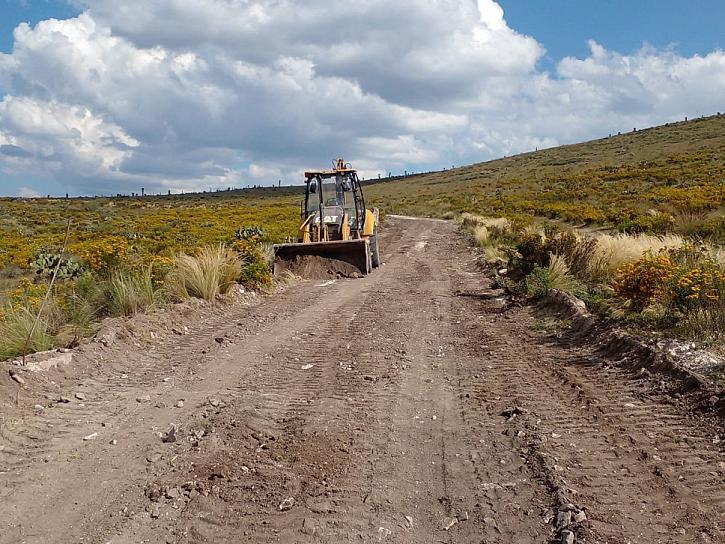 INICIA REHABILITACIÓN DE CAMINOS EN RÍO GRANDE Y VILLA DE COS