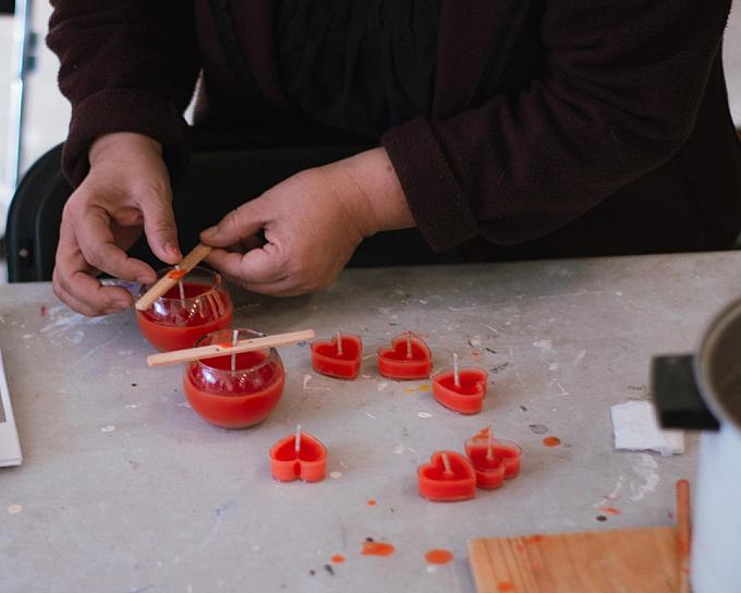 Inicia taller de elaboración de velas decorativas en Guadalupe