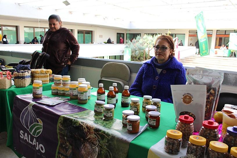 INSTALAN 35 PUESTOS DE PRODUCTOS LOCALES 