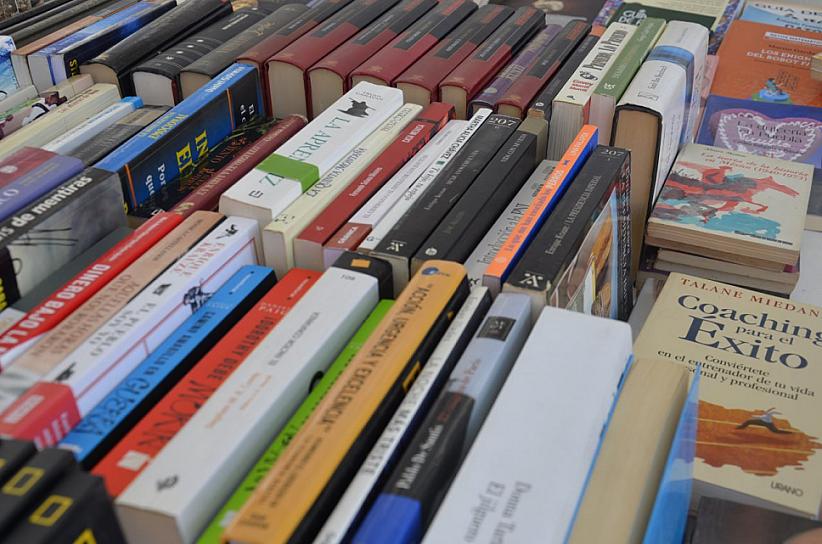 INSTALAN LIBRERÍAS AMBULANTES