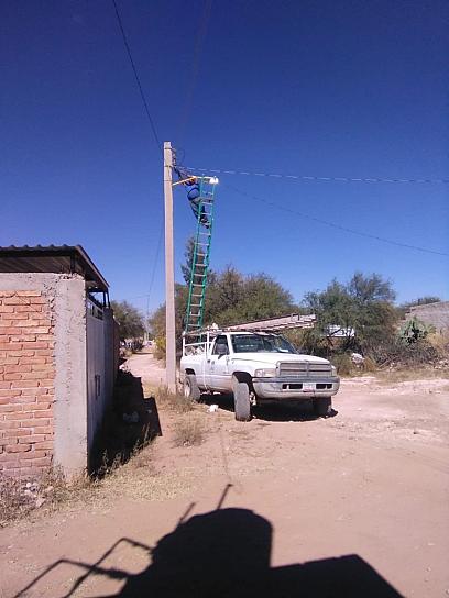 INSTALAN LÁMPARAS LED EN LORETO