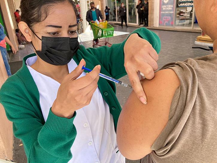 INSTALAN MÓDULOS DE VACUNACIÓN ANTIINFLUENZA 