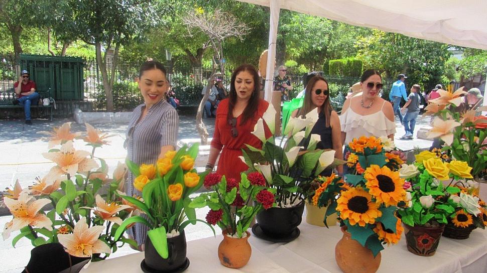 INSTALAN MUESTRA ARTESANAL EN JEREZ POR DÍA DE LAS MADRES