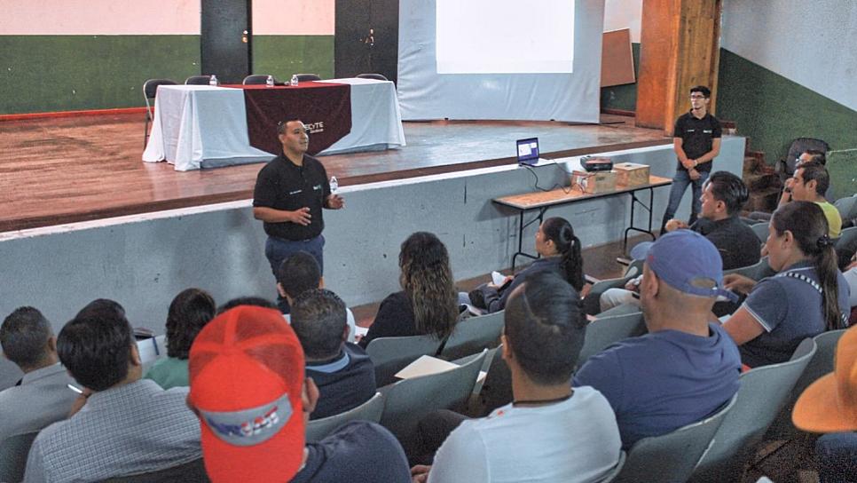 INSTRUYE CECYTEZ A DOCENTES PARA LA PREPARACIÓN FÍSICA DE ESTUDIANTES 