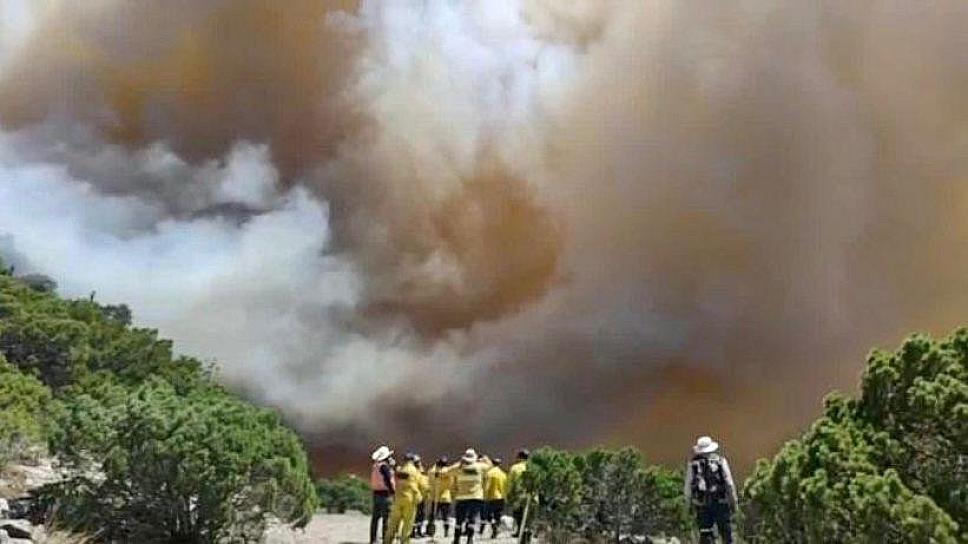 INSTRUYE GOBERNADOR REFORZAR BRIGADAS DE COMBATE DEL INCENDIO EN EL SEMIDESIERTO ZACATECANO