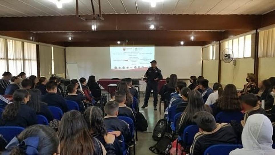 INSTRUYEN A ALUMNOS DE&nbsp;NIVEL BÁSICO EN PREVENCIÓN&nbsp;DE DELITOS CIBERNÉTICOS