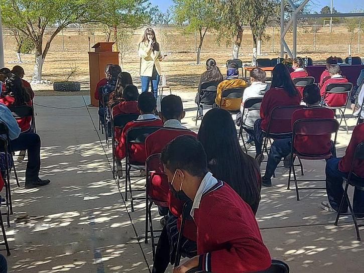 INSTRUYEN A ESTUDIANTES DE SECUNDARIA EN TEMAS DE VIOLENCIA EN EL NOVIAZGO Y ACOSO ESCOLAR    