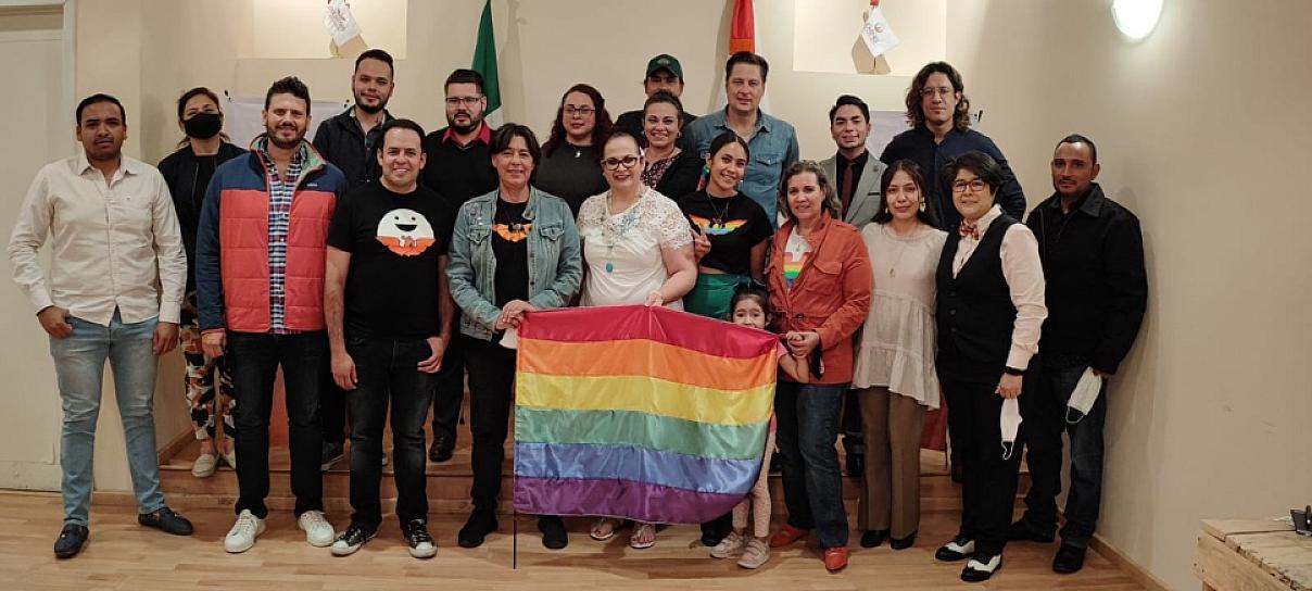 INTERCAMBIAN IDEAS PARA MANTER DERECHOS DE LA COMUNIDAD LGTBIQ+ EN MC 