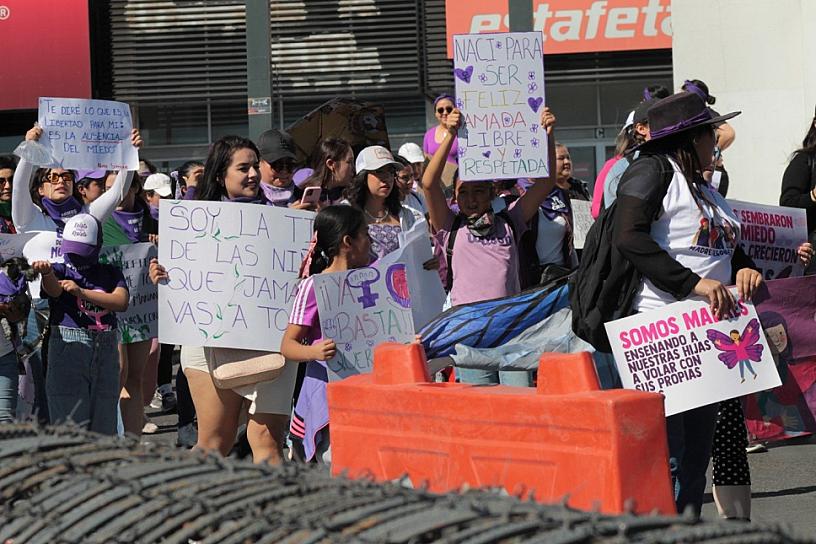 Inunda la marea morada Zacatecas en protesta por el #8M2025