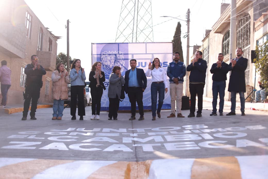 PAVIMENTAN CALLE UXMAL EN LA COLONIA GONZÁLEZ ORTEGA EN ZACATECAS
