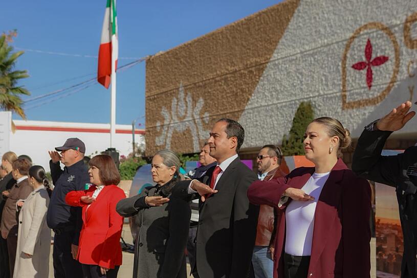 DESTACA PEPE SALDÍVAR LA UNIDAD Y EL COMPROMISO CON LA COMUNIDAD EN EL DÍA DE LA BANDERA
