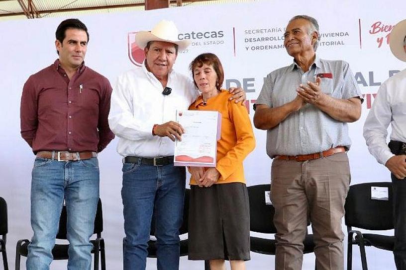 INVIERTEN 17 MDP EN VIALIDADES Y APOYOS SOCIALES 