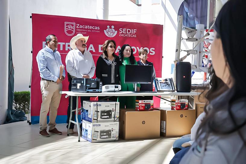 Invierten más de 1 millón 260 mil pesos en beneficio de estudiantes de Fresnillo y Nochistlán