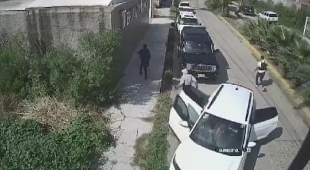 IRRUMPE COMANDO ARMADO EN UNA FIESTA Y ASESINA A EXPOLICÍA DE ZACATECAS