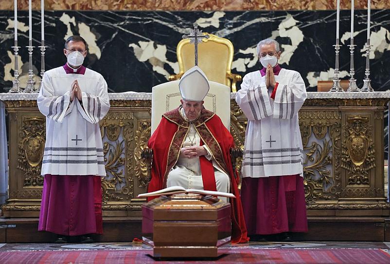 PRESIDE EL PAPA FRANCISCO MISA EXEQUIAL DEL CARDENAL JAVIER LOZANO