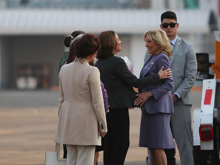 JILL BIDEN Y BEATRIZ GUTIÉRREZ VISITAN LA BASÍLICA DE GUADALUPE