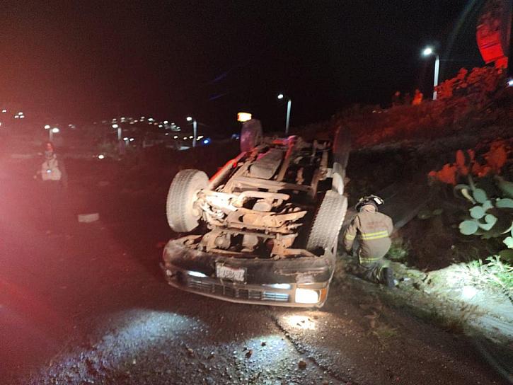 JOVEN PIERDE LA VIDA EN VOLCADURA EN CALZADA SOLIDARIDAD