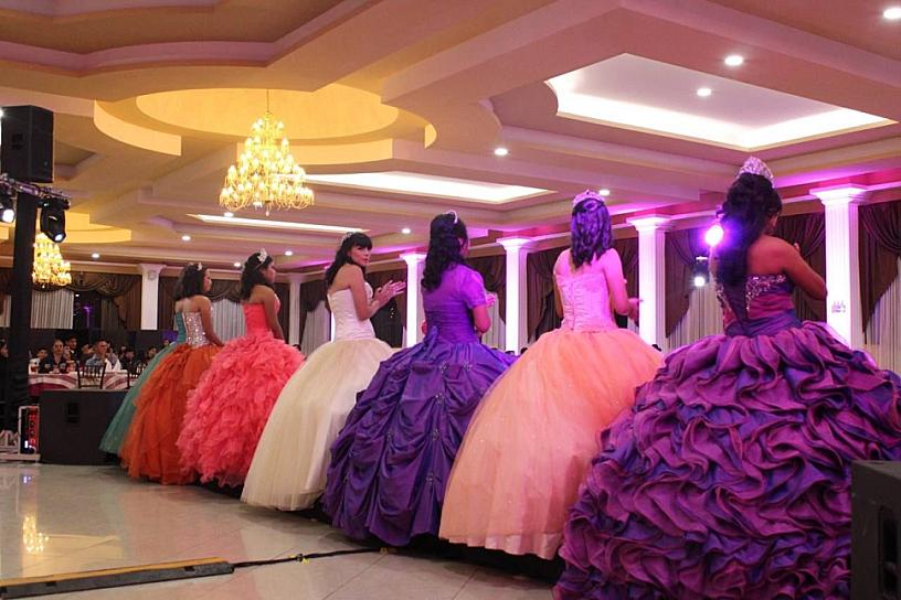 JÓVENES DE CASA HOGAR CELEBRAN SUS XV AÑOS