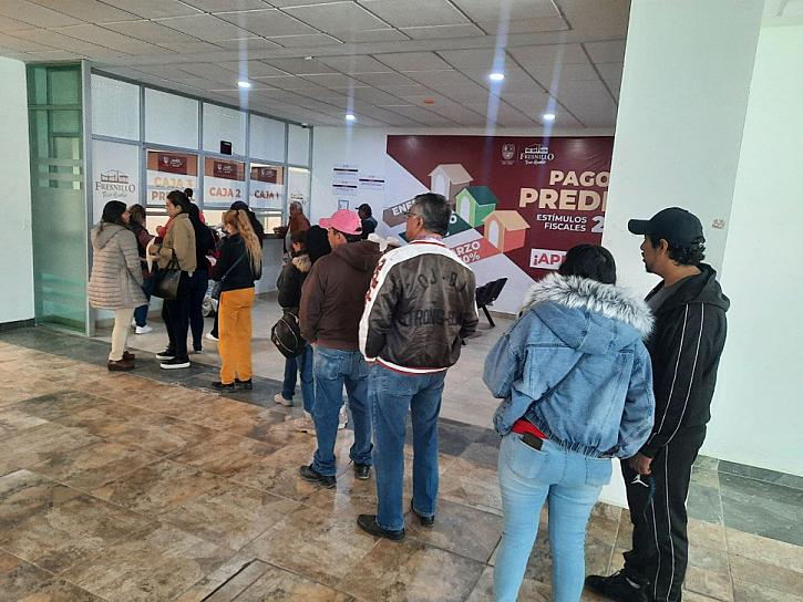 LARGAS FILAS, EN EL PAGO DEL IMPUESTO PREDIAL EN FRESNILLO