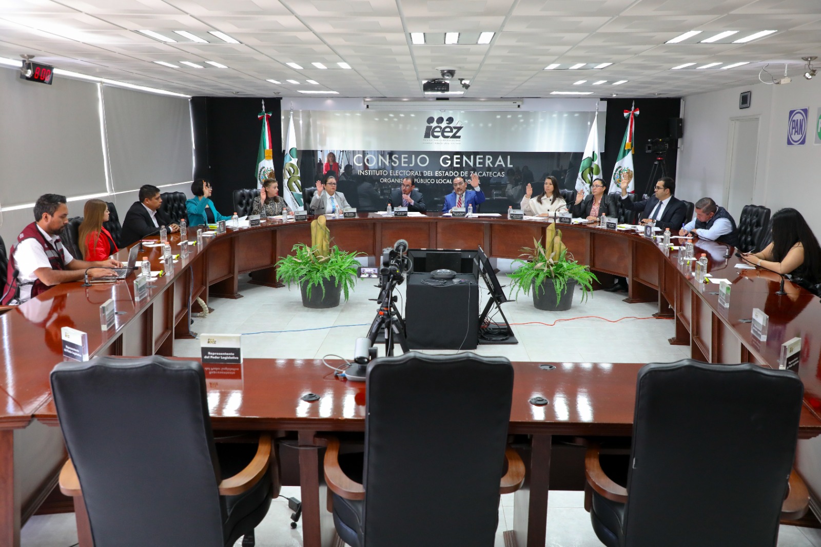 CONVOCA IEEZ AL CONCURSO JUVENIL ESTATAL DE DEBATE 2026