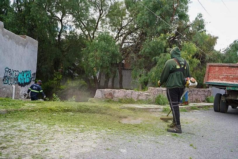 LIMPIAN ARROYO DE FUENTES DEL BOSQUE PARA EVITAR INUNDACIONES