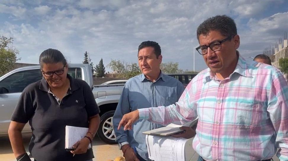 LIMPIAN FUNCIONARIOS MUNICIPALES CALLES DE FRESNILLO 