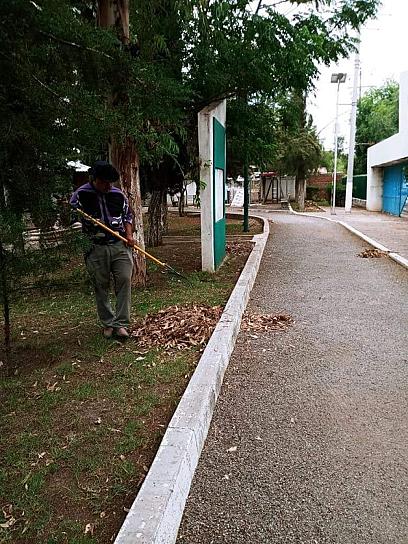LIMPIAN ÁREAS DE JUAN ALDAMA