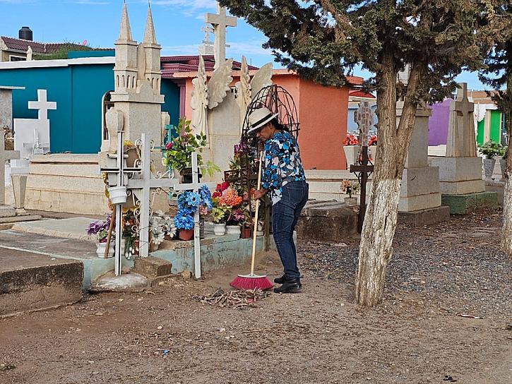 LIMPIOS, PANTEONES DE FRESNILLO PARA EL 10 DE MAYO 