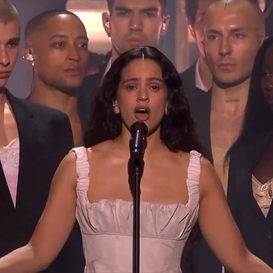 ENCIENDEN ROSALÍA Y BJÖRK LOS BRIT AWARDS 2026